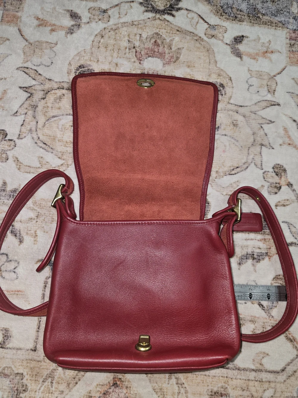 Vintage Coach 9715 Red Leather Turn-Lock Crossbody